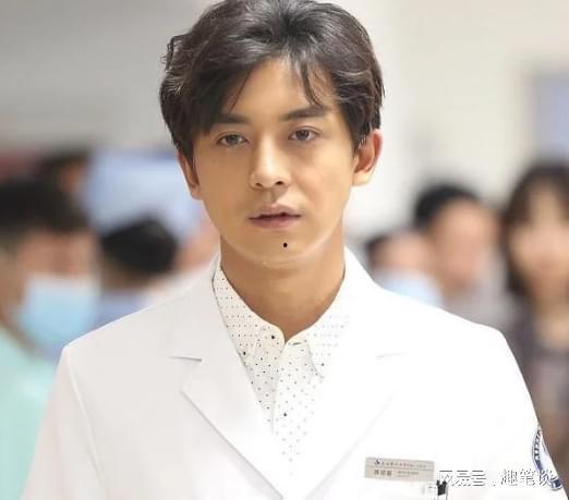 圈内爆料李佳航,揭秘明星背后的故事